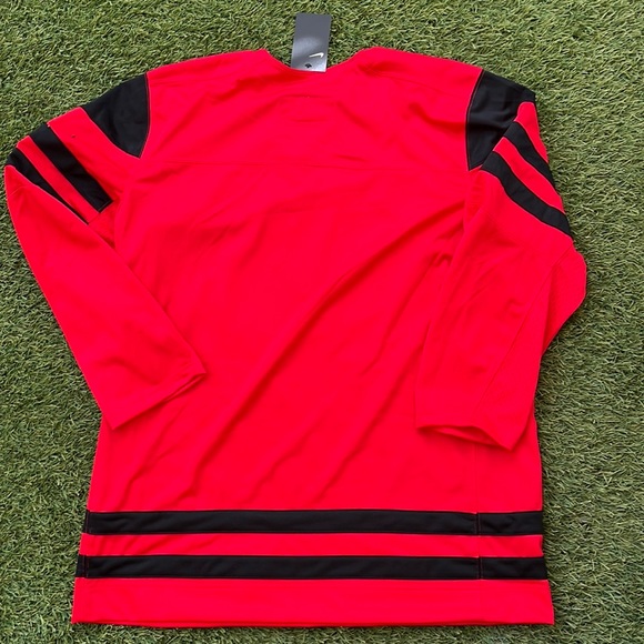 Nike Canada Hockey Jersey - Picture 4 of 5